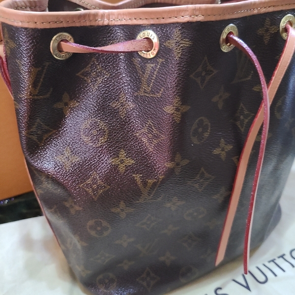Louis Vuitton Petite Noe Bag - Picture 4 of 16